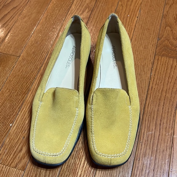 AEROSOLES Shoes - Gorgeous Aerosoles in Mustard! Like New!